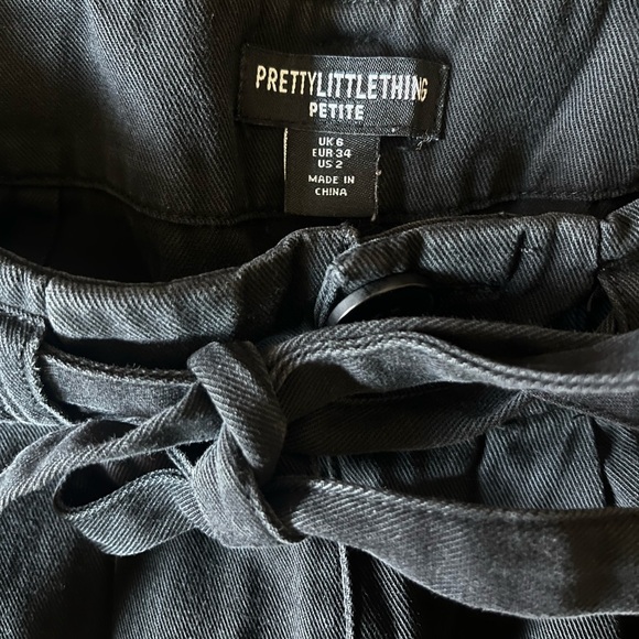Pretty Little Thing Black Baggy Low Rise 90's Cargo Trouser Pants US 2 Office - Picture 3 of 15
